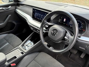 Used Skoda Octavia 2023 for sale - 76261100: Photo 2