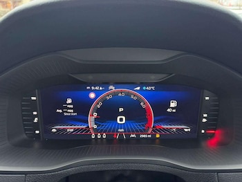 Used Skoda Karoq 2025 for sale - 77204959: Photo