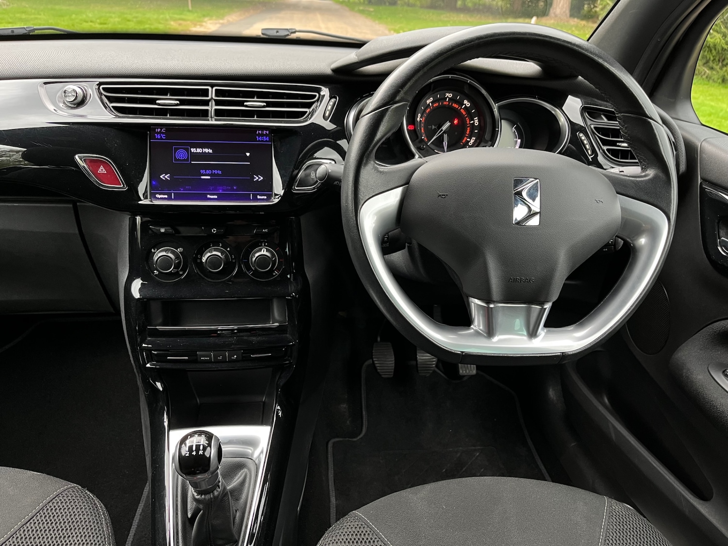 Used DS Automobiles DS 3 2015 for sale - 76077993: Photo 18