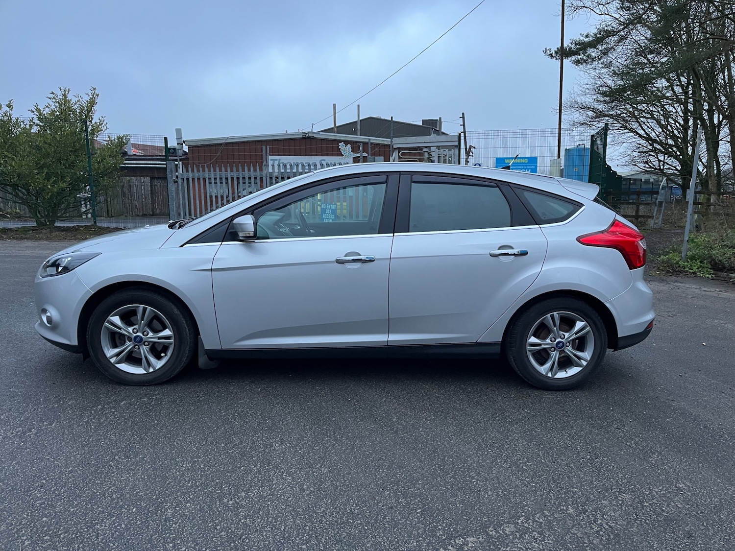 Used Ford Focus 2011 for sale - 76835001: Photo 9