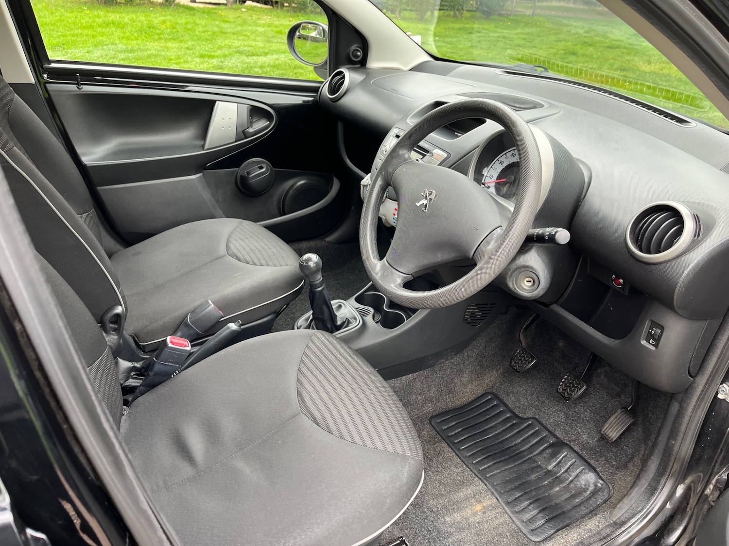 Used Peugeot 107 2013 for sale - 76304457: Photo 14