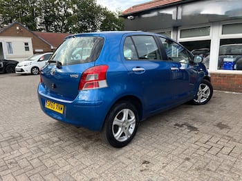 Used Toyota Yaris 2010 for sale - 79463944: Photo