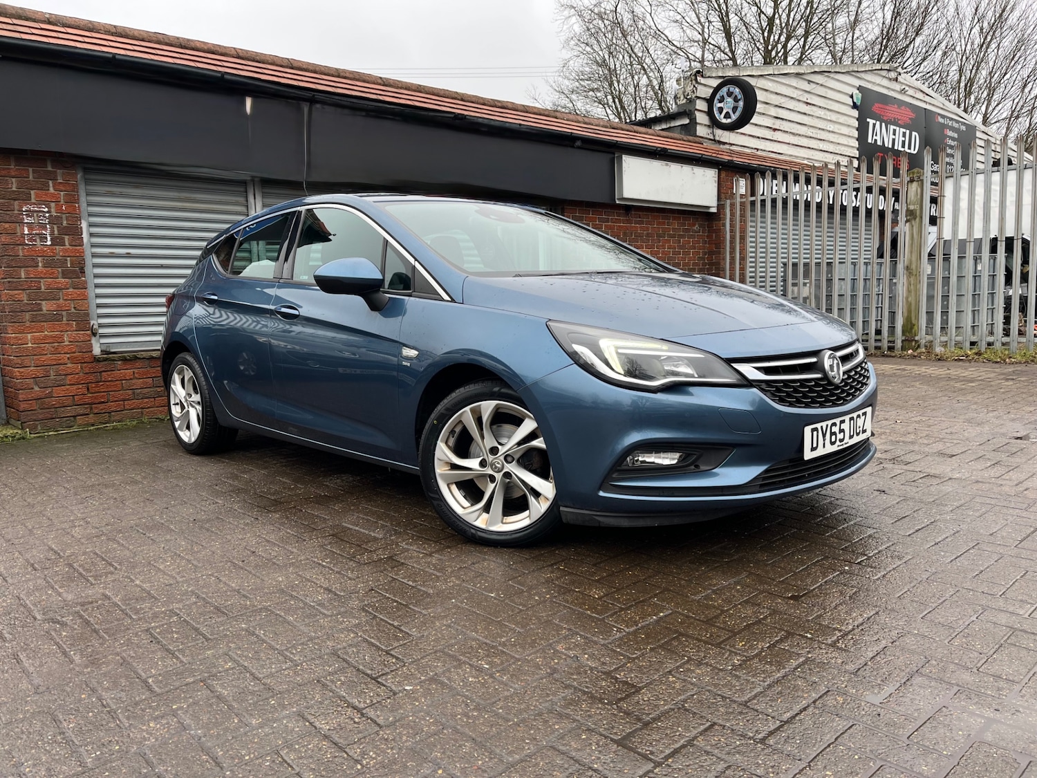 Used Vauxhall Astra 2016 for sale - 77409937: Photo 2