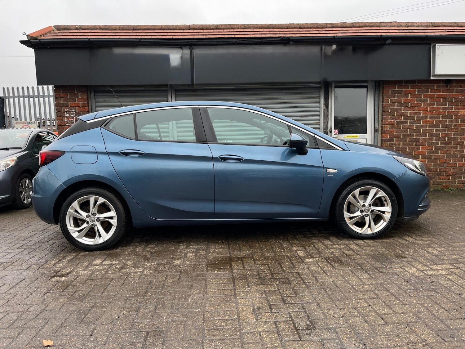 Used Vauxhall Astra 2016 for sale - 77409937: Photo 3