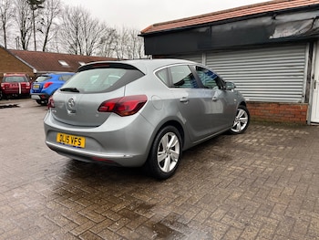 Used Vauxhall Astra 2015 for sale - 77409948: Photo