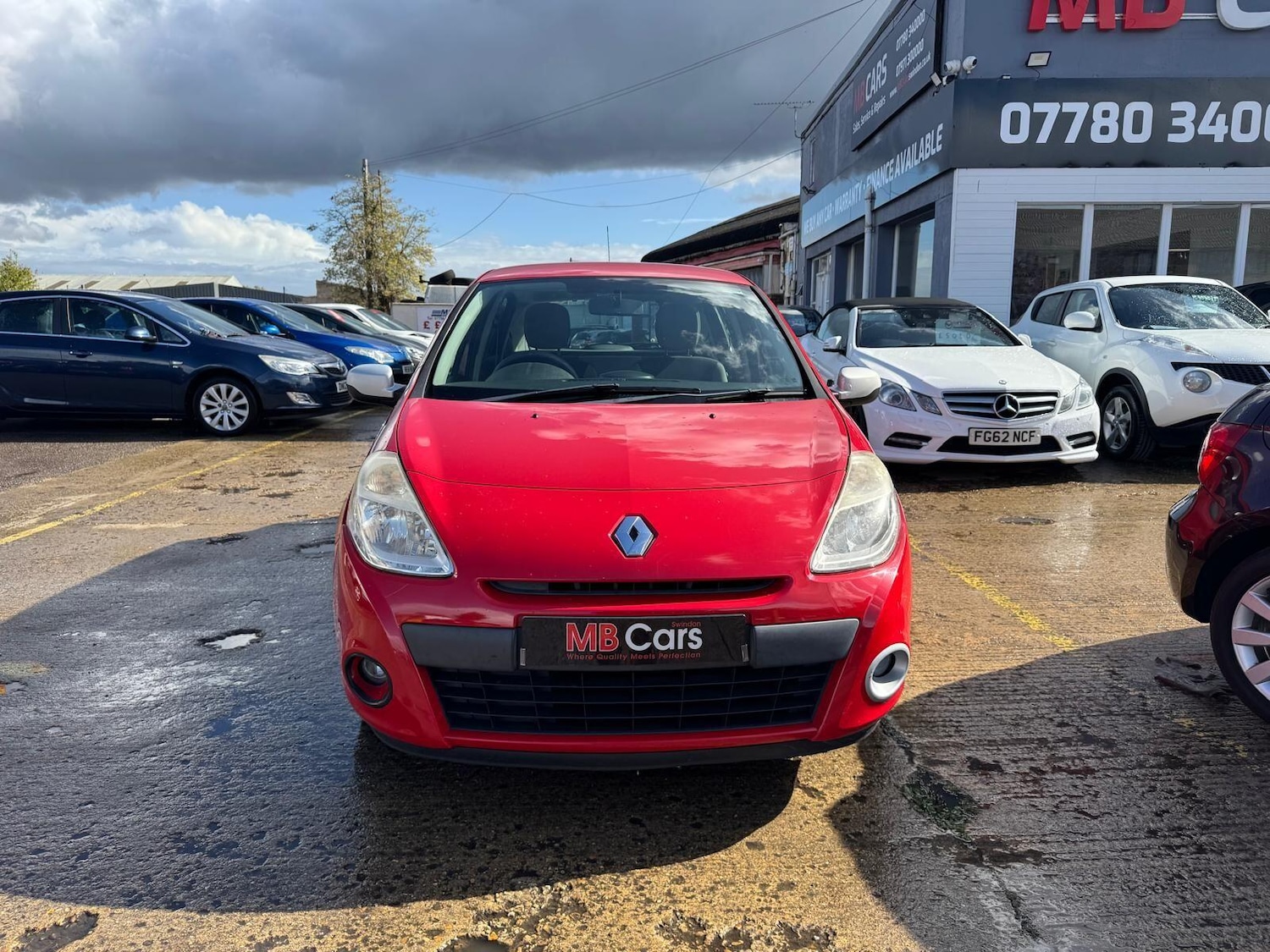 Used Renault Clio 2011 for sale - 76989093: Photo 3