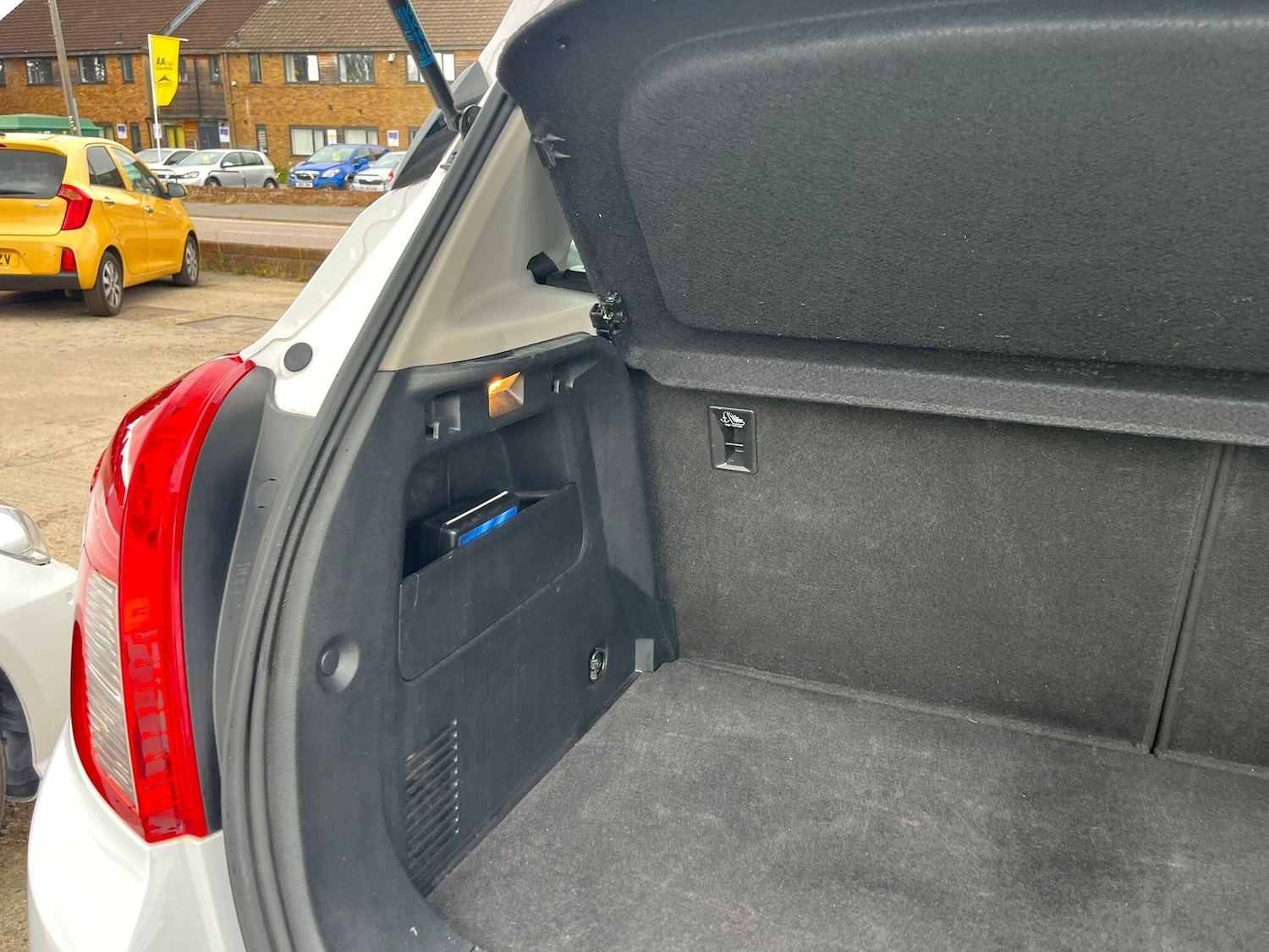 Vehicle 28