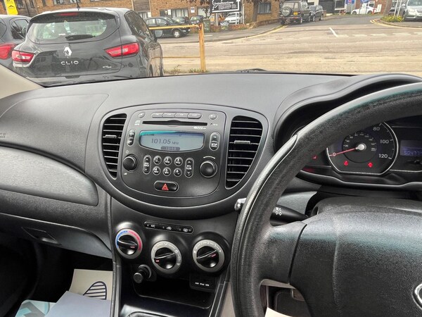 Used Hyundai i10 2012 for sale - 76094876: Photo 10
