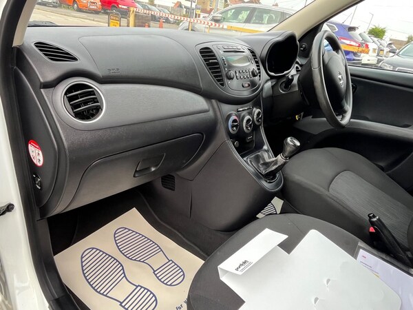 Used Hyundai i10 2012 for sale - 76094876: Photo 14