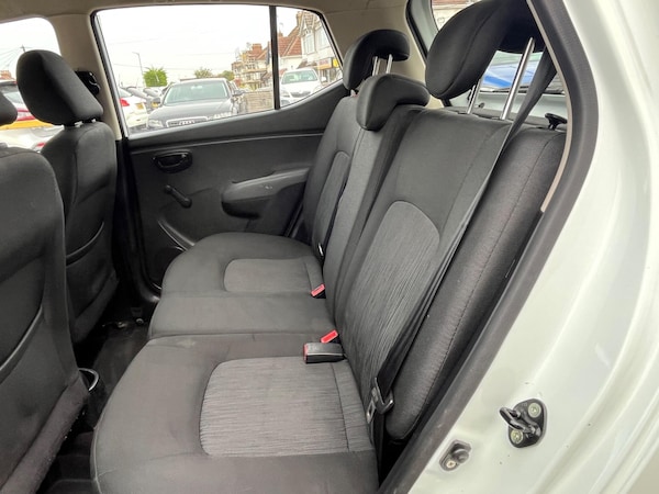 Used Hyundai i10 2012 for sale - 76094876: Photo 16