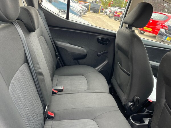 Used Hyundai i10 2012 for sale - 76094876: Photo 18