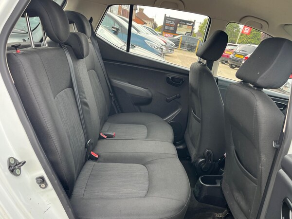 Used Hyundai i10 2012 for sale - 76094876: Photo 19
