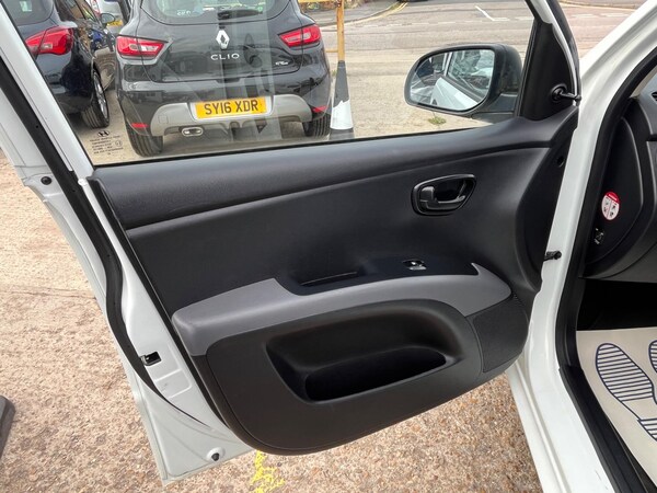 Used Hyundai i10 2012 for sale - 76094876: Photo 21