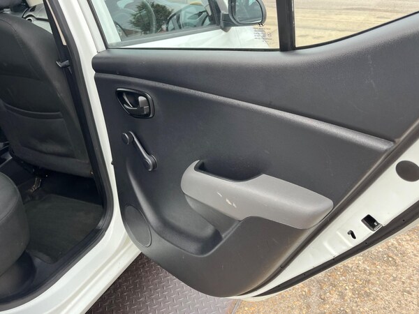 Used Hyundai i10 2012 for sale - 76094876: Photo 23