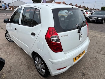 Used Hyundai i10 2012 for sale - 76094876: Photo 4