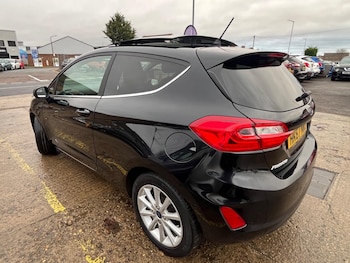 Used Ford Fiesta 2018 for sale - 76701044: Photo