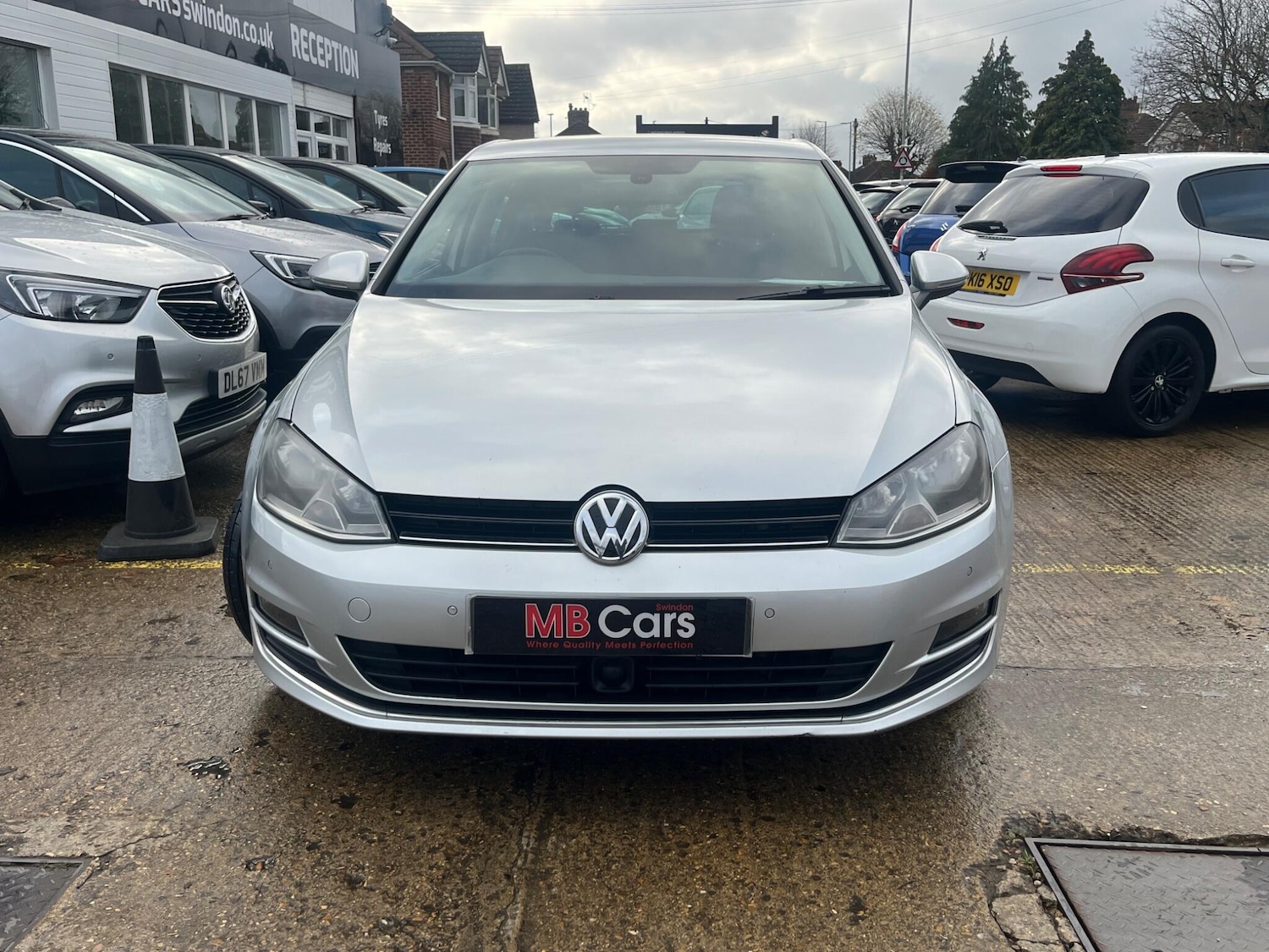 Used Volkswagen Golf 2013 for sale - 77081326: Photo 2