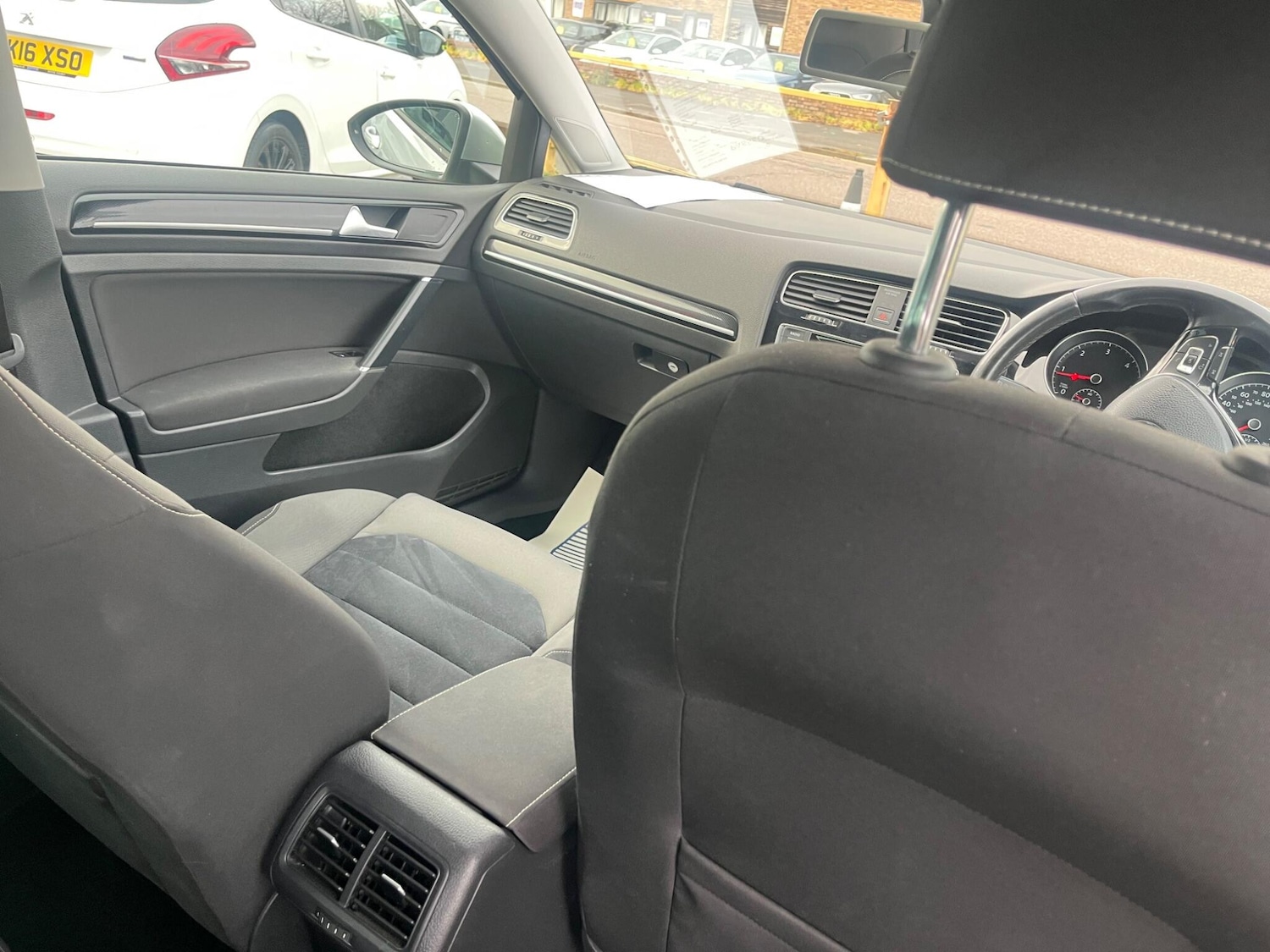 Used Volkswagen Golf 2013 for sale - 77081326: Photo 28