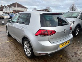 Used Volkswagen Golf 2013 for sale - 77081326: Photo