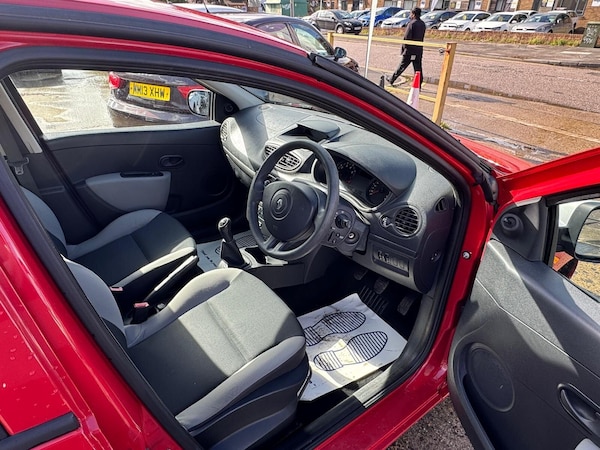 Used Renault Clio 2011 for sale - 76021192: Photo 9