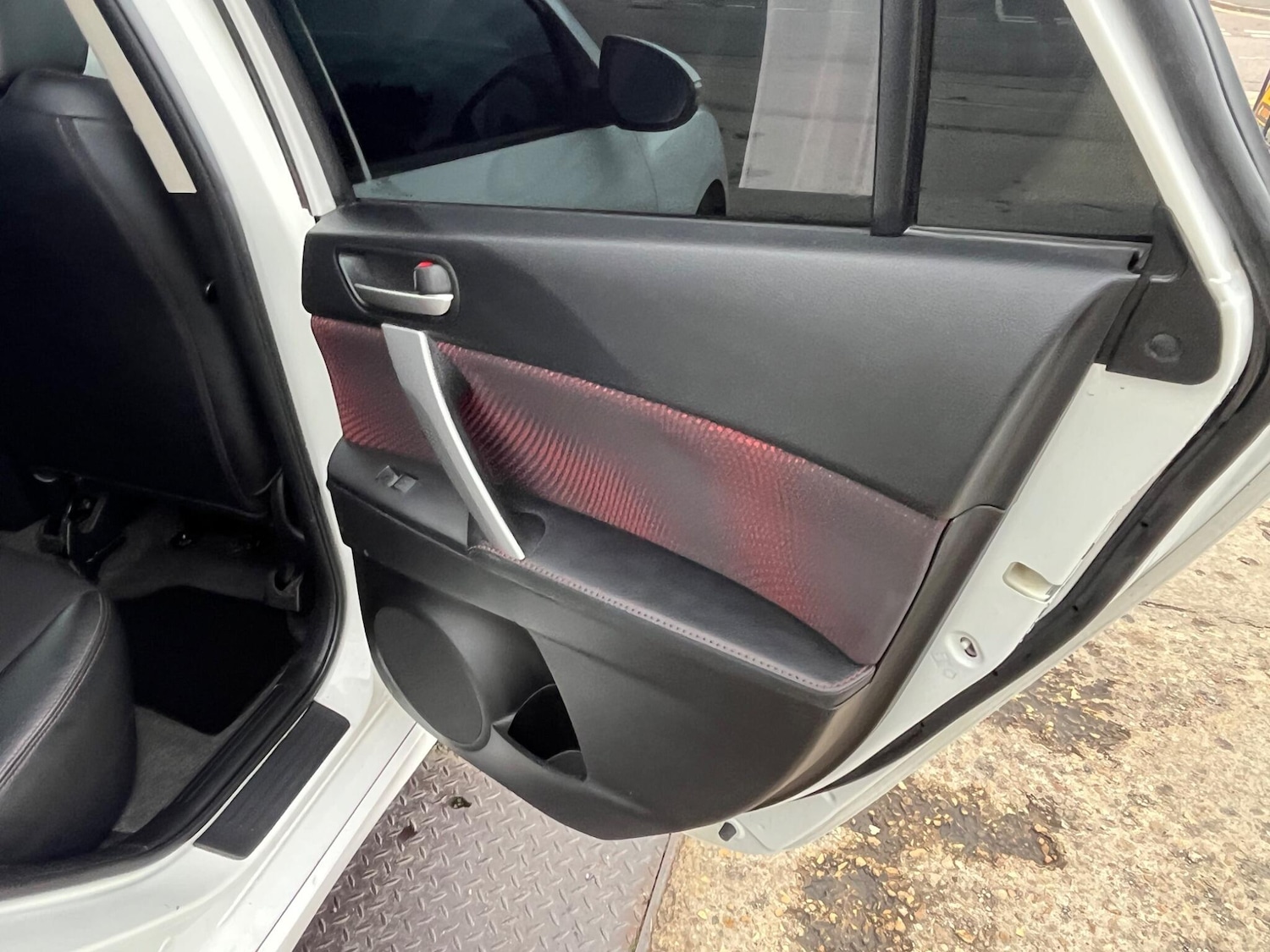 Used Mazda Mazda3 2010 for sale - 76388039: Photo 25