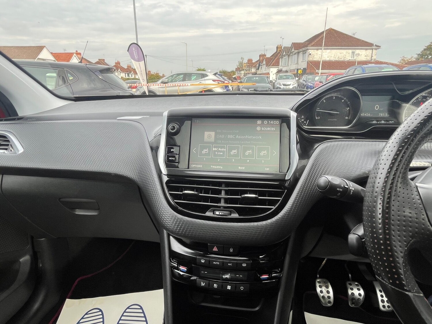 Used Peugeot 2008 2018 for sale - 76166343: Photo 10