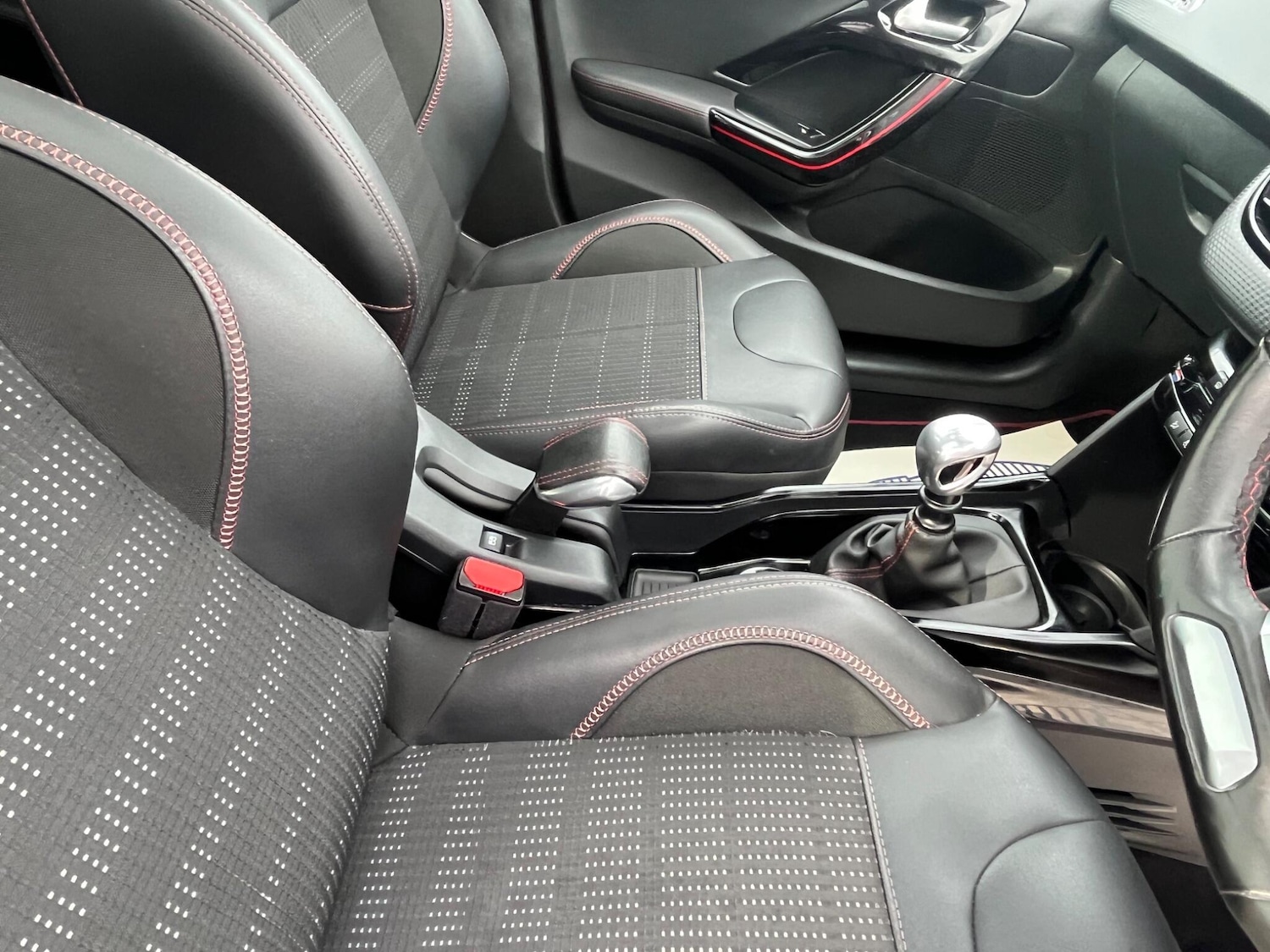 Used Peugeot 2008 2018 for sale - 76166343: Photo 14