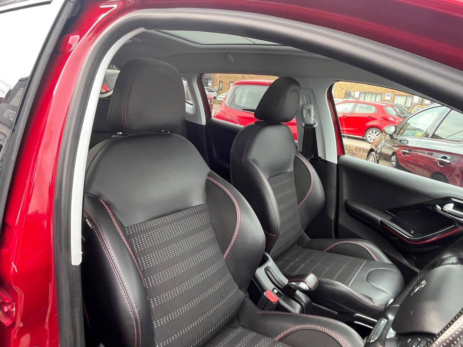 Used Peugeot 2008 2018 for sale - 76166343: Photo 15