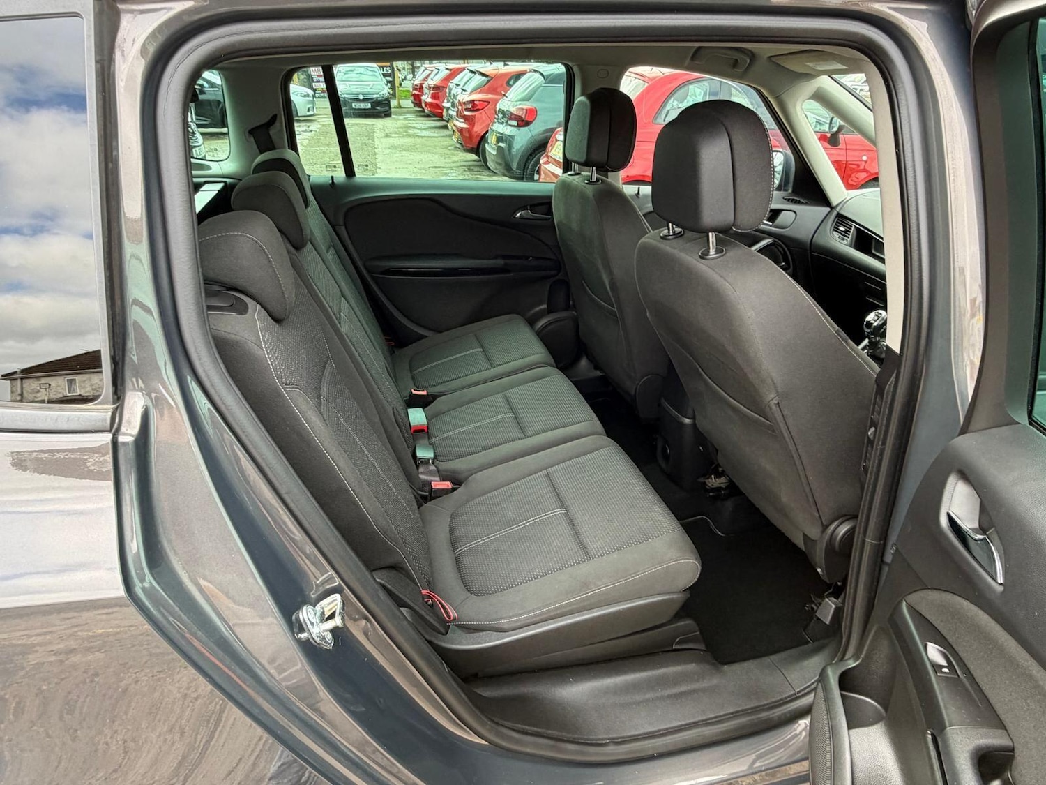 Used Vauxhall Zafira Tourer 2015 for sale - 77306340: Photo 11