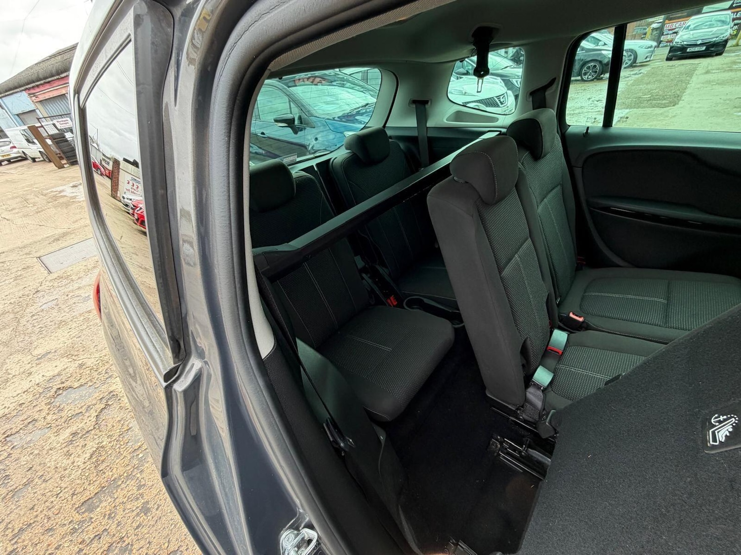 Used Vauxhall Zafira Tourer 2015 for sale - 77306340: Photo 12