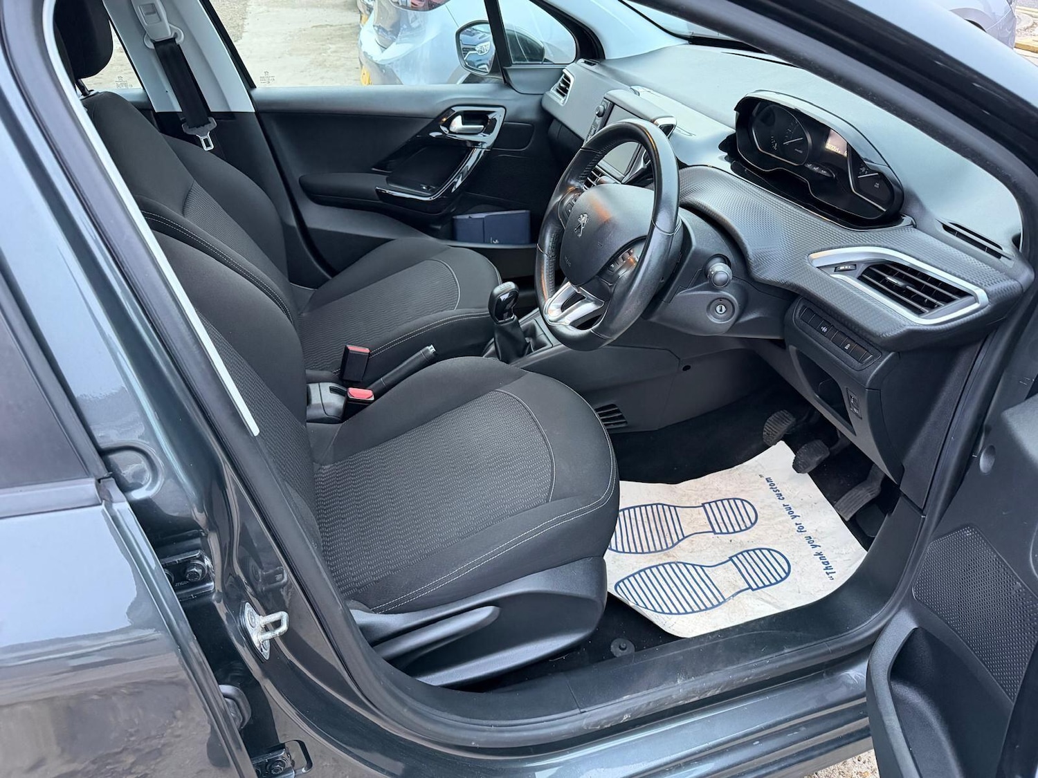 Used Peugeot 208 2017 for sale - 77564911: Photo 10