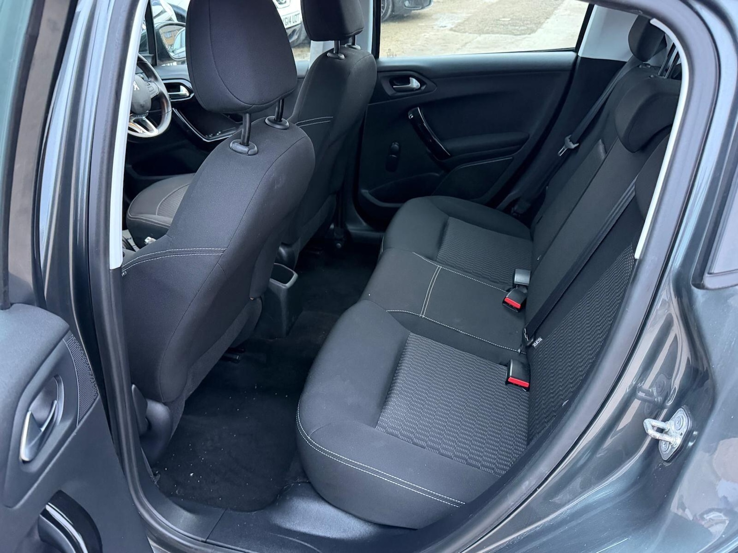 Used Peugeot 208 2017 for sale - 77564911: Photo 13