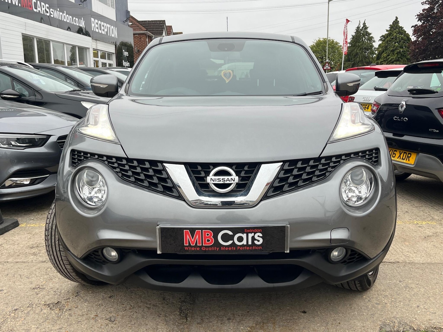 Used Nissan Juke 2017 for sale - 76440937: Photo 2