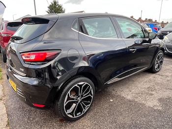 Used Renault Clio 2017 for sale - 76832559: Photo