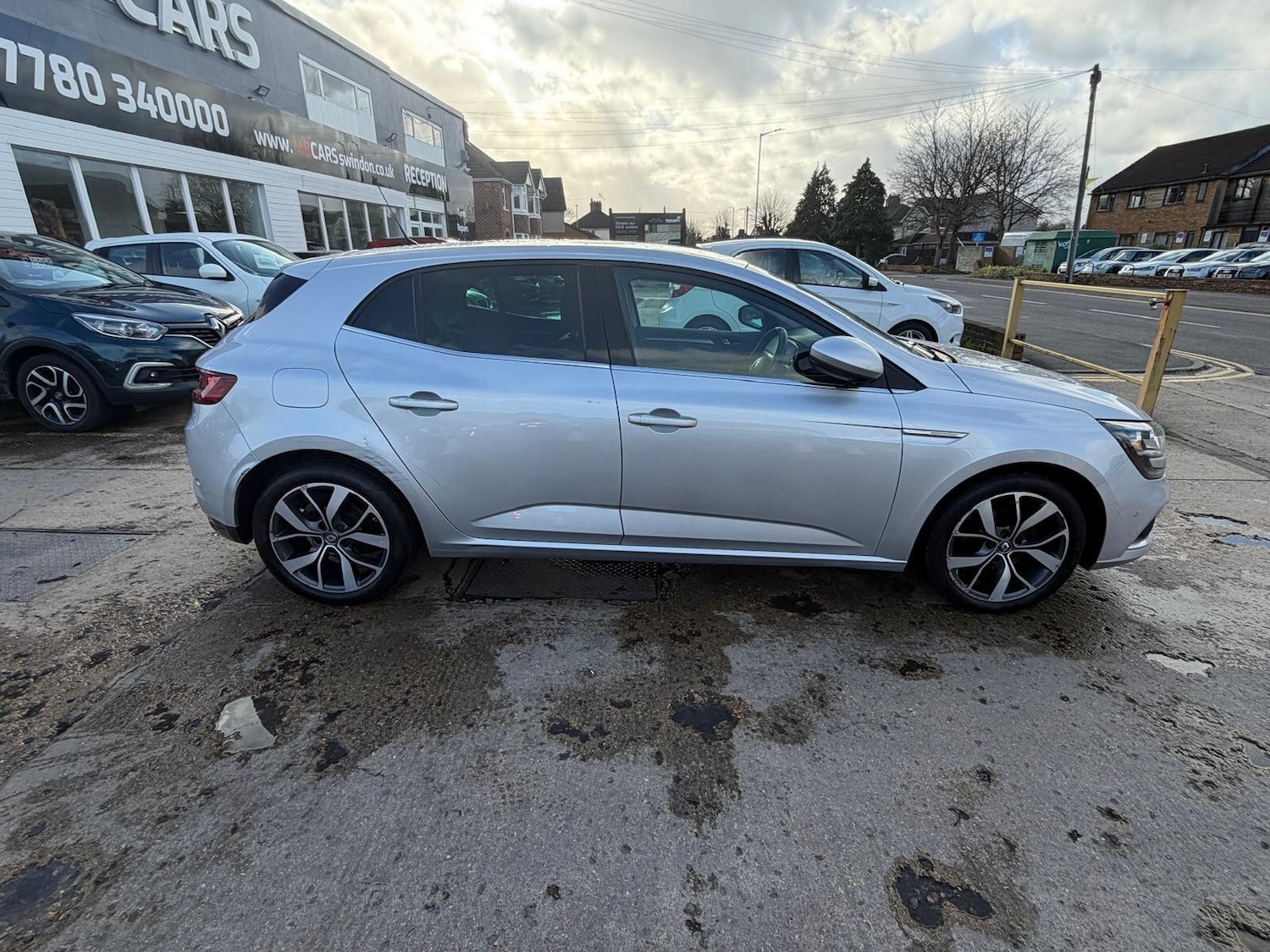 Used Renault Megane 2017 for sale - 77625916: Photo 4