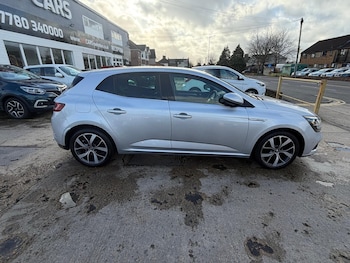 Used Renault Megane 2017 for sale - 77625916: Photo