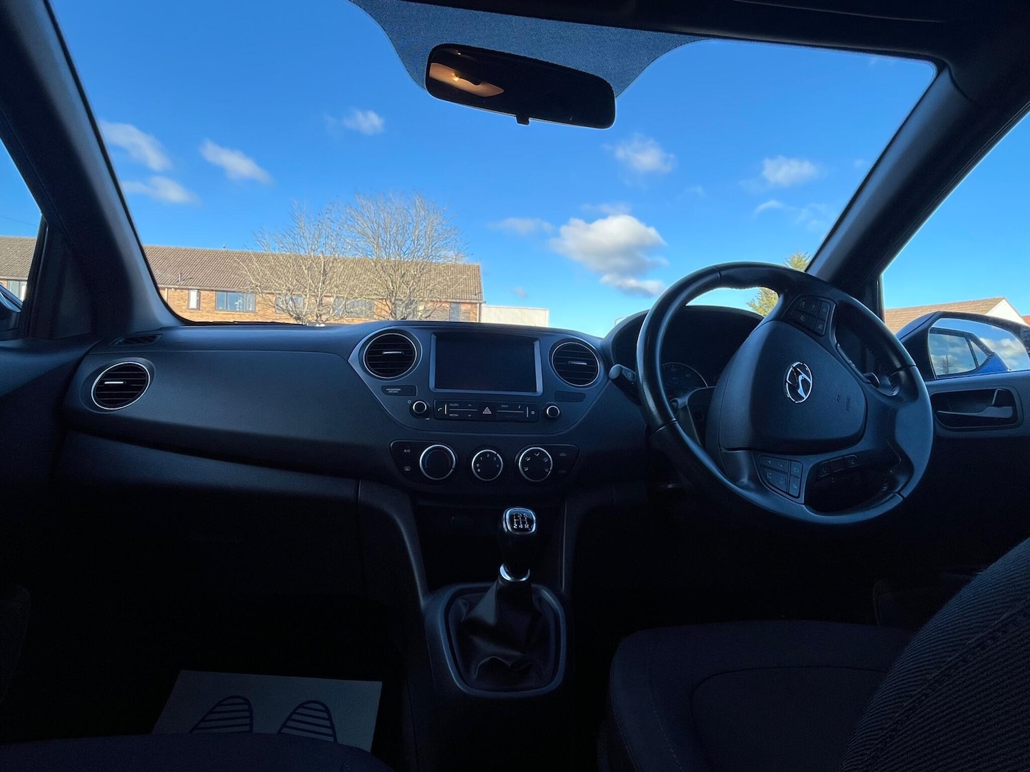 Used Hyundai i10 2018 for sale - 76701725: Photo 11