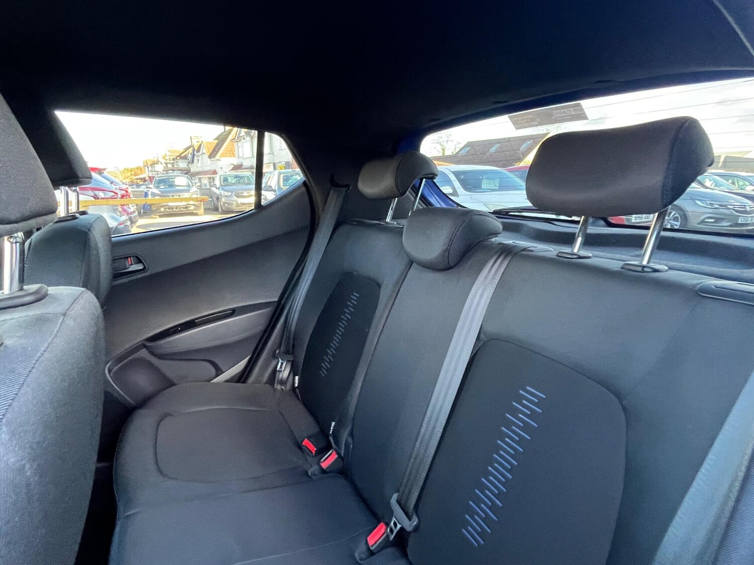 Used Hyundai i10 2018 for sale - 76701725: Photo 25