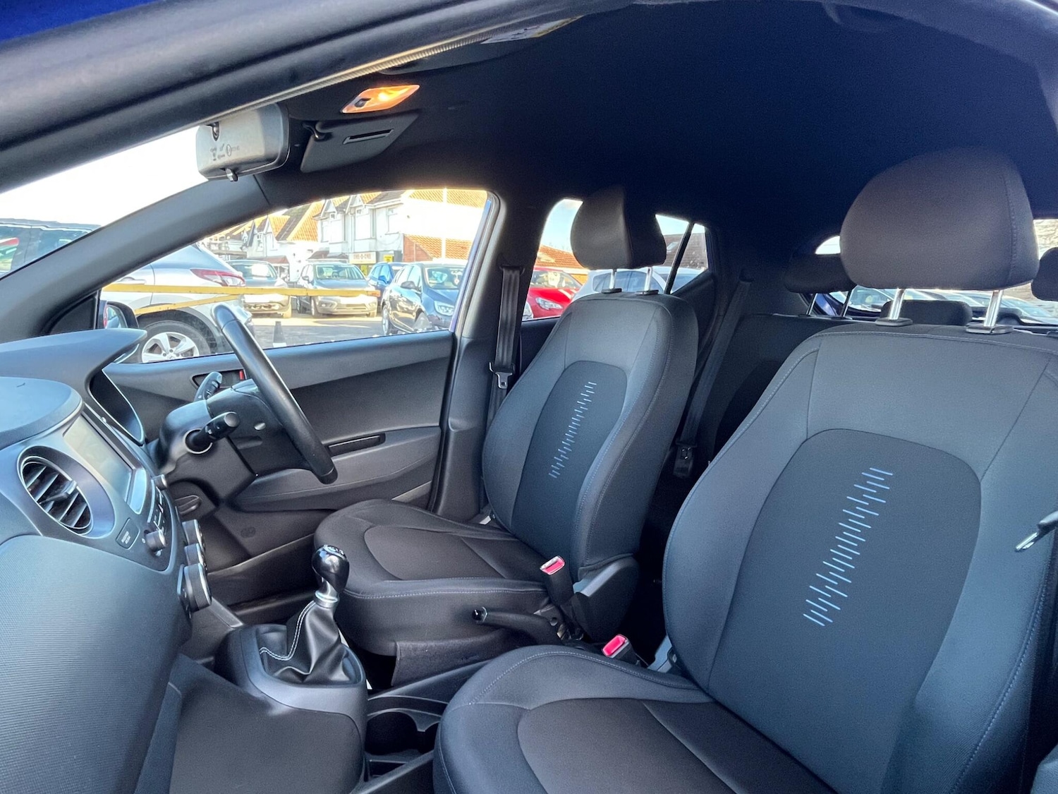 Used Hyundai i10 2018 for sale - 76701725: Photo 39