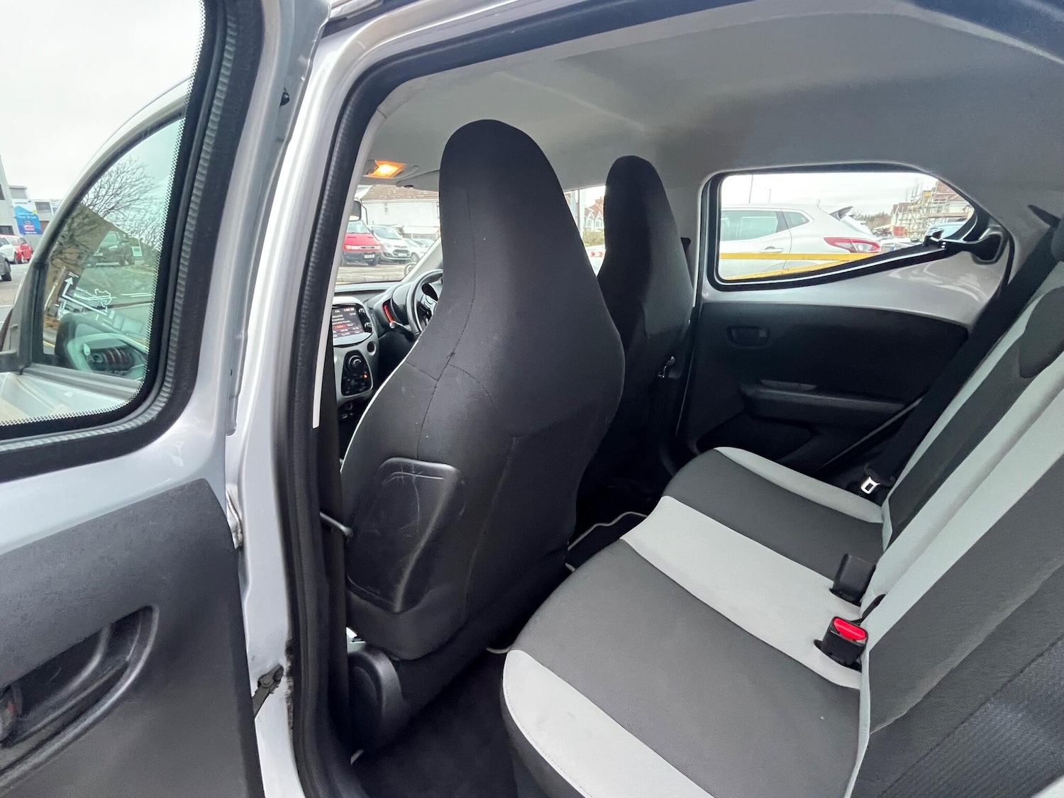 Used Toyota AYGO 2014 for sale - 76714641: Photo 11