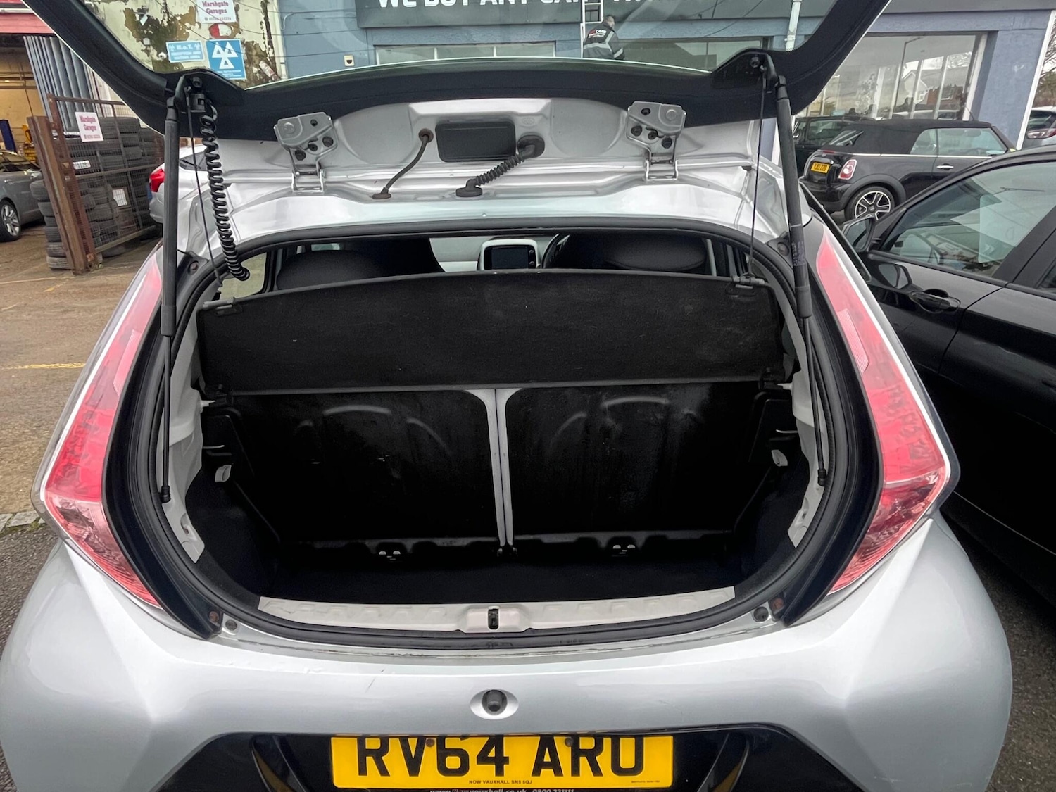 Used Toyota AYGO 2014 for sale - 76714641: Photo 21