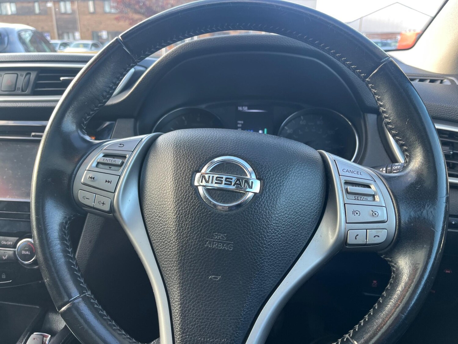 Used Nissan Qashqai 2016 for sale - 76295874: Photo 34