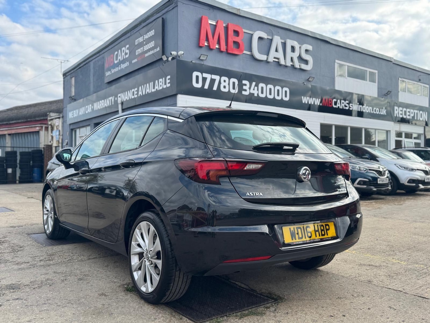 Used Vauxhall Astra 2016 for sale - 76282689: Photo 2
