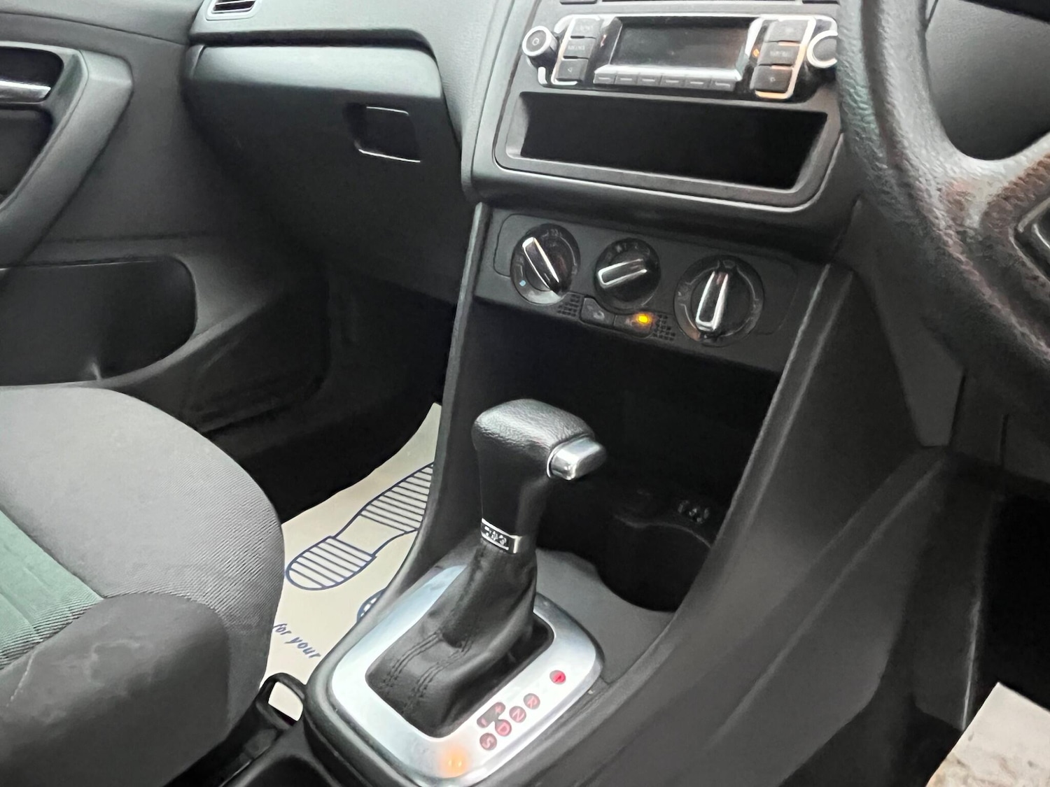 Used Volkswagen Polo 2010 for sale - 77040123: Photo 10