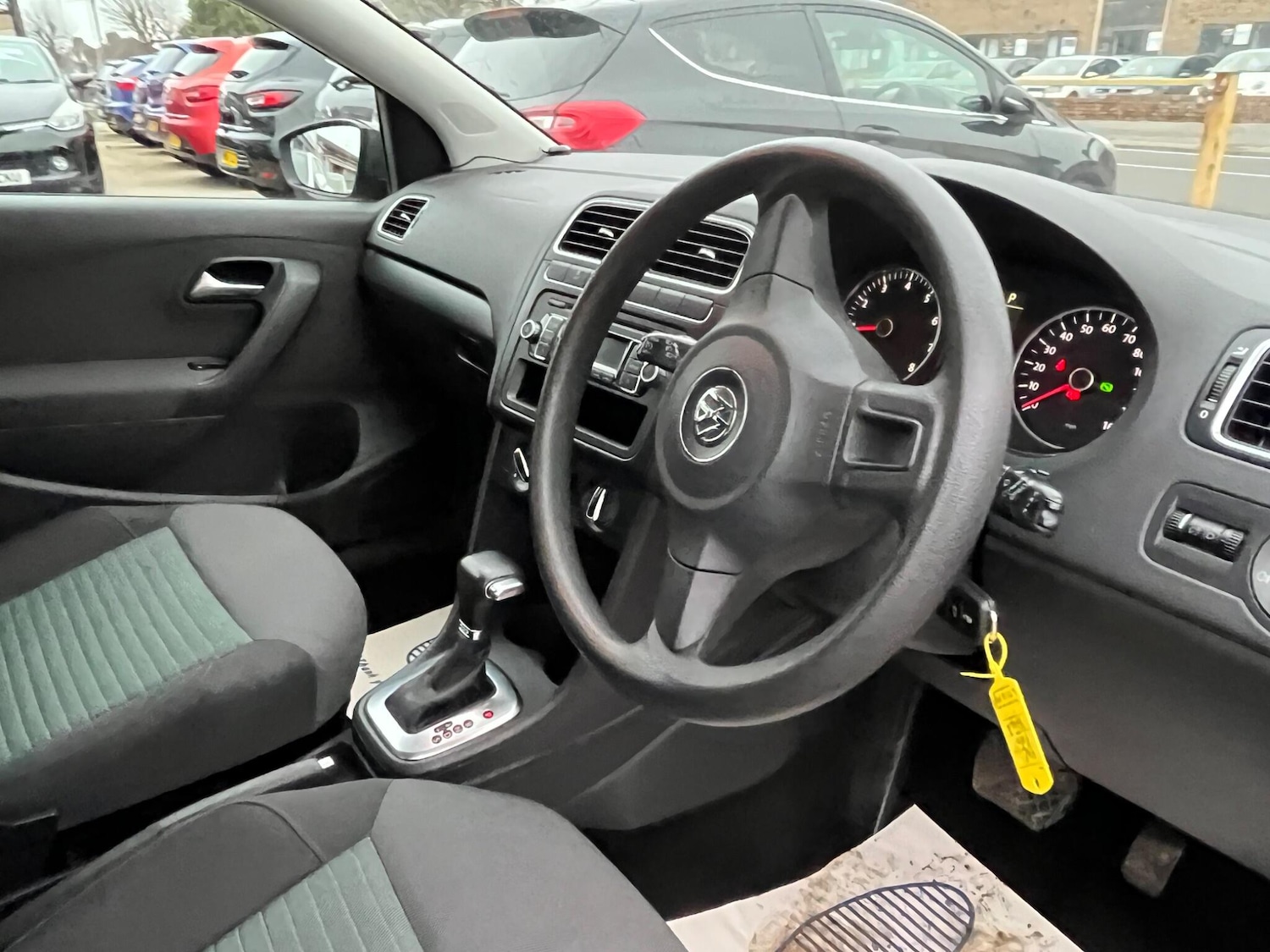 Used Volkswagen Polo 2010 for sale - 77040123: Photo 11