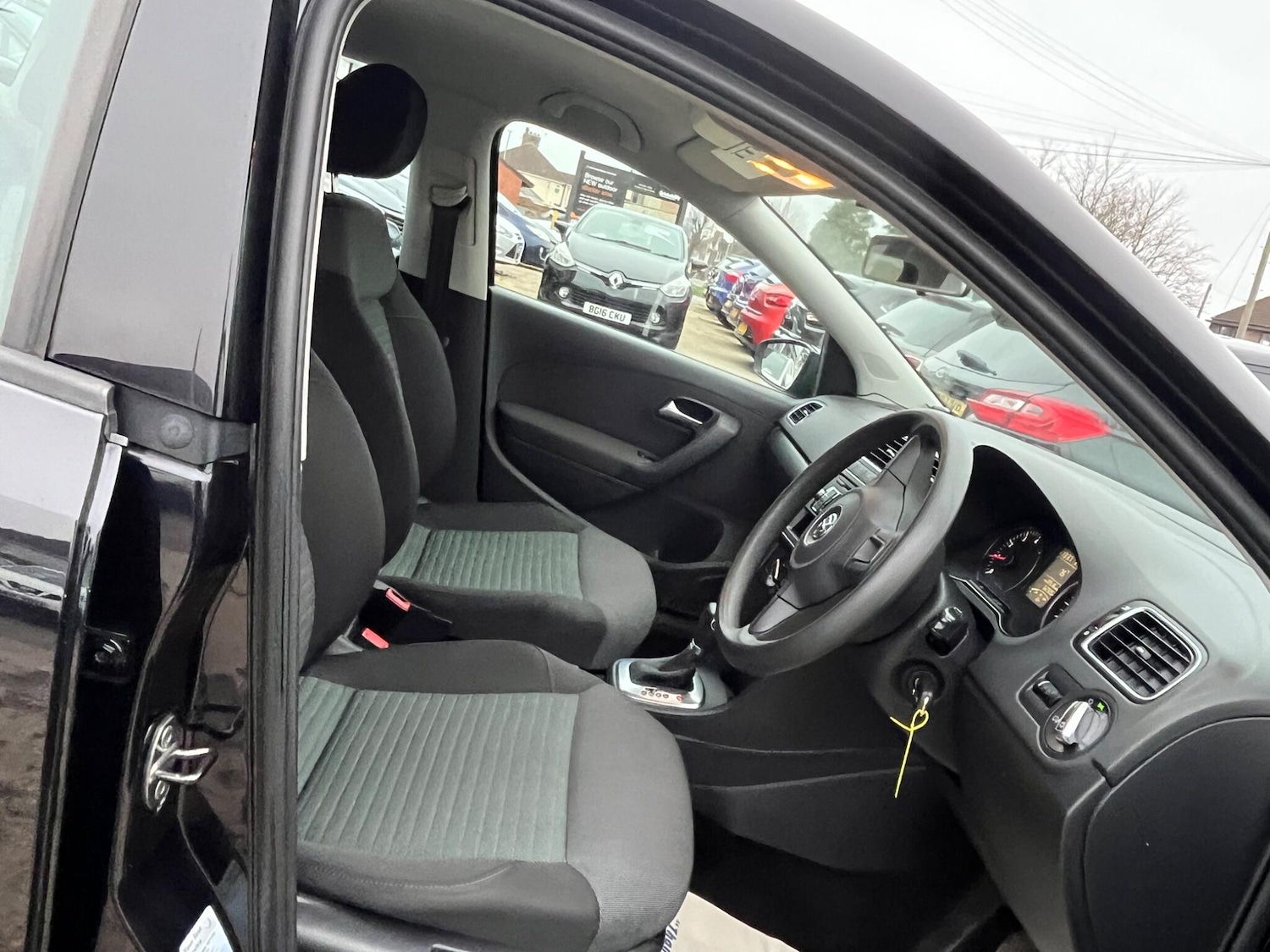 Used Volkswagen Polo 2010 for sale - 77040123: Photo 13