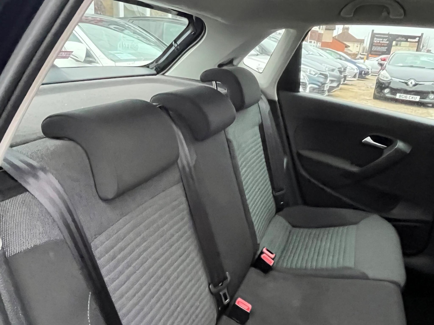 Used Volkswagen Polo 2010 for sale - 77040123: Photo 16