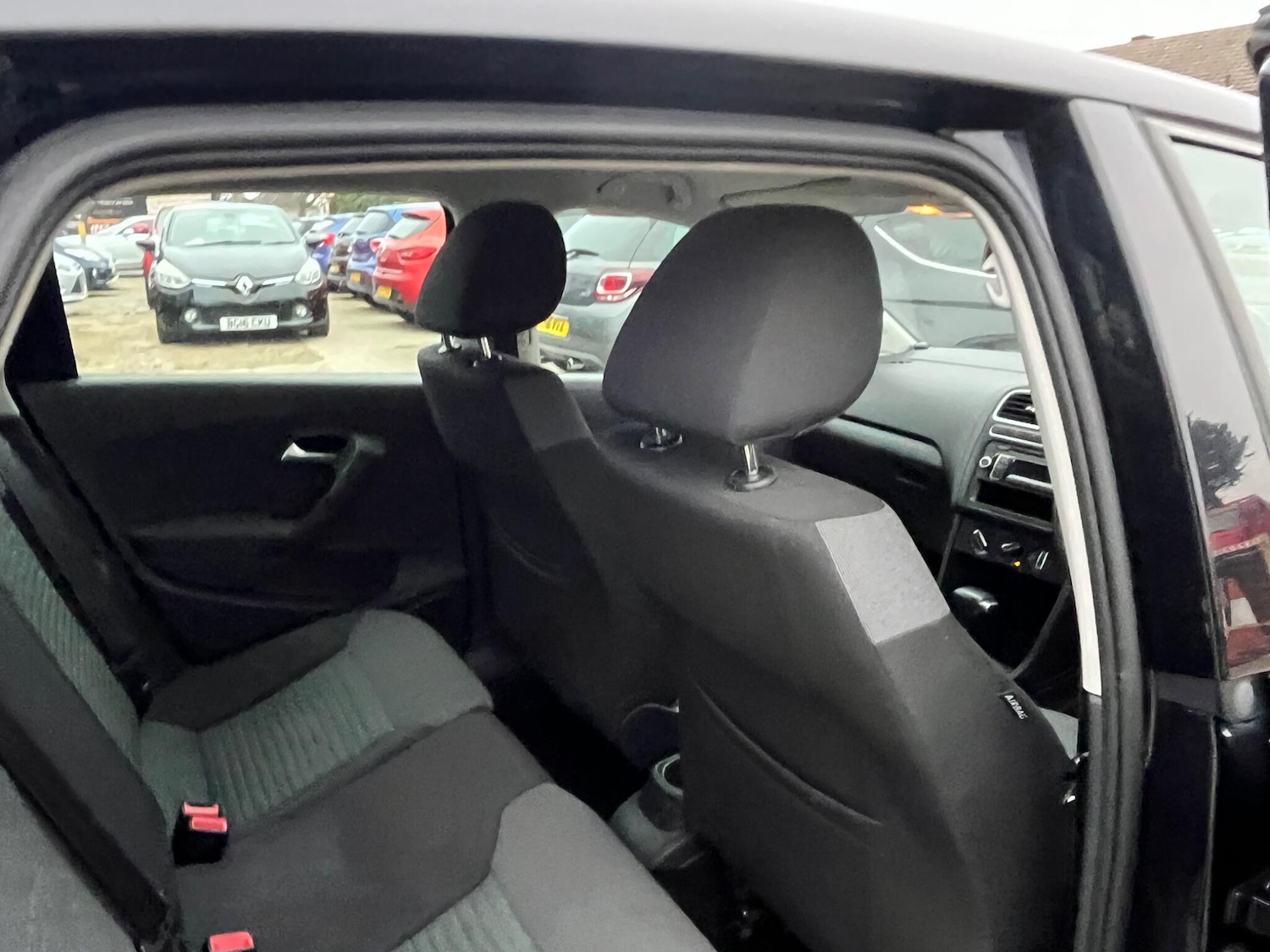 Used Volkswagen Polo 2010 for sale - 77040123: Photo 18