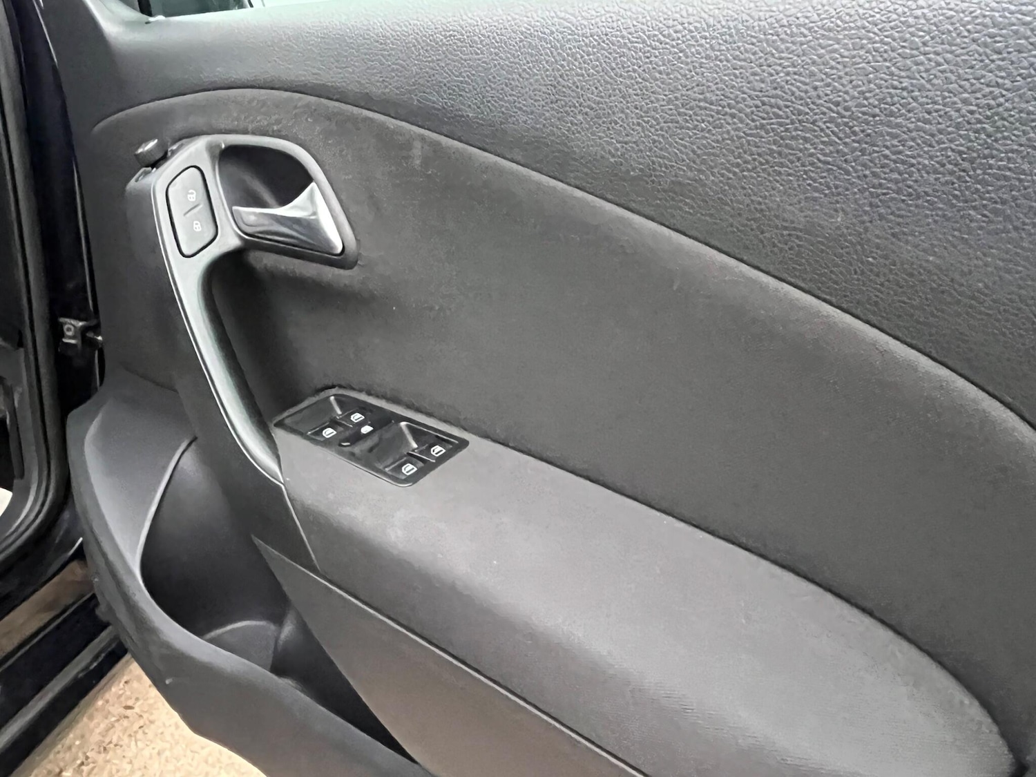 Used Volkswagen Polo 2010 for sale - 77040123: Photo 19