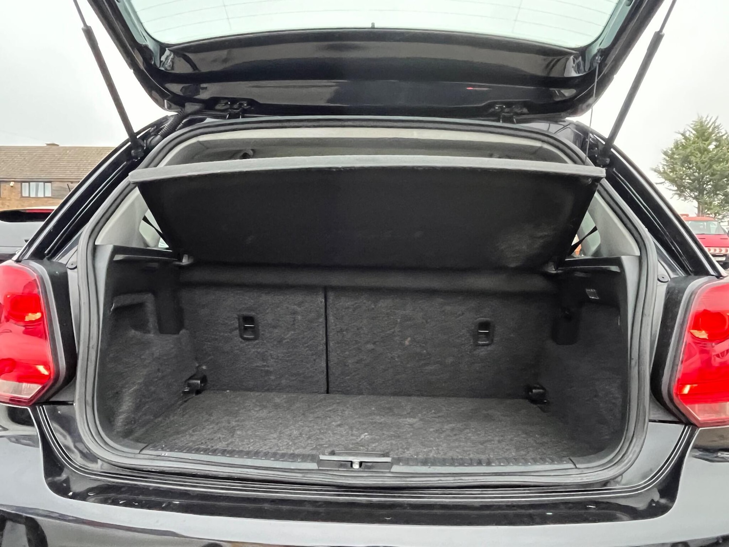 Used Volkswagen Polo 2010 for sale - 77040123: Photo 24